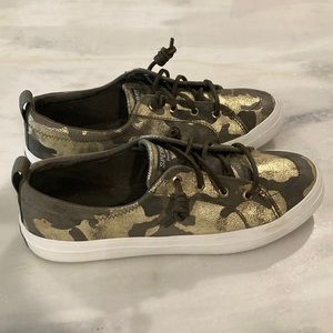 Camo-gold Sperry